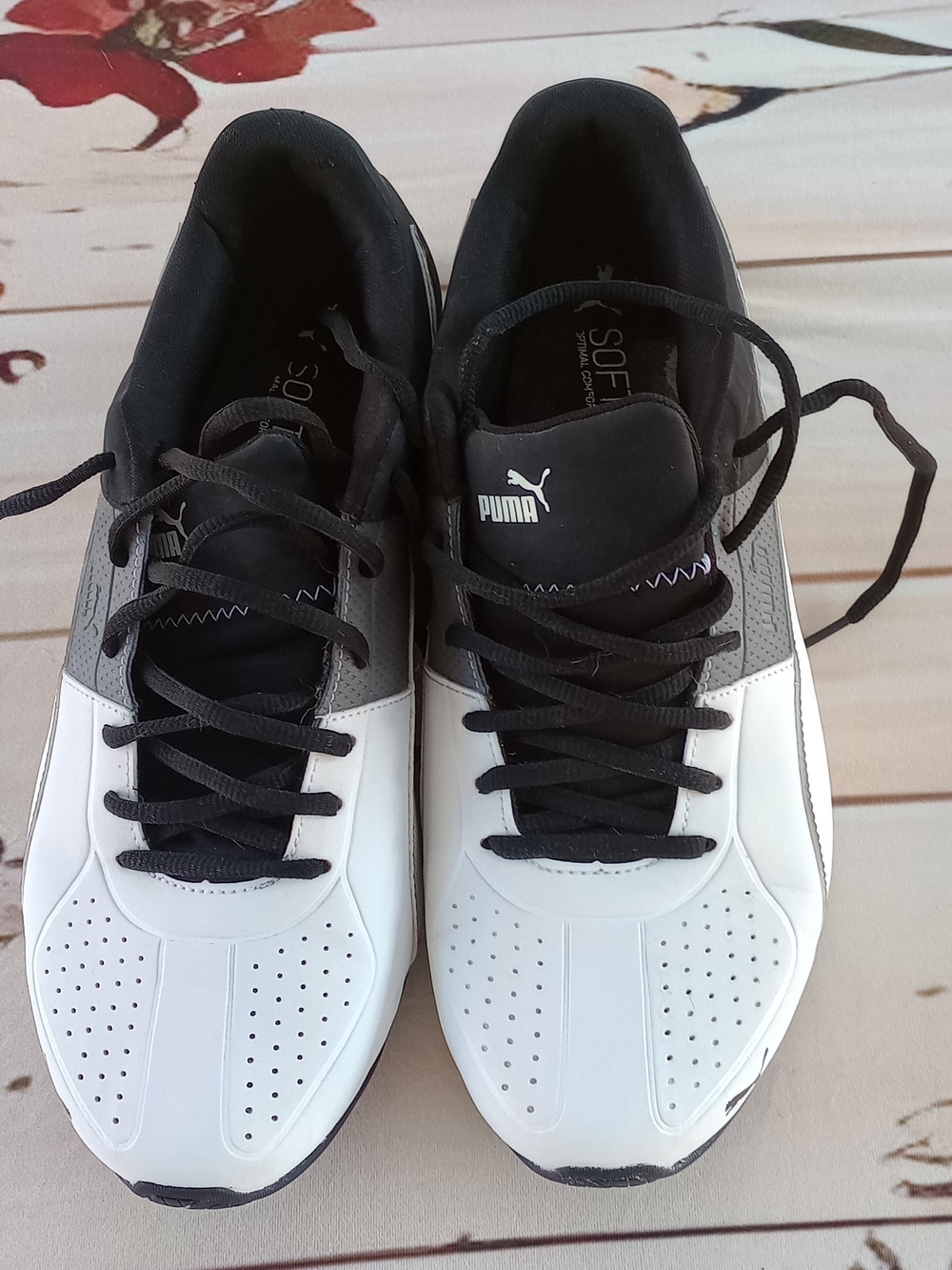 Puma White and Black Low-Top Athletic Shoes